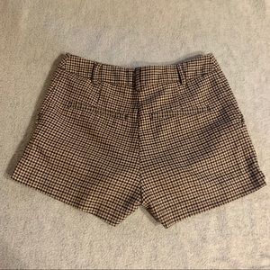 Stylish plaid brown high waisted shorts!
